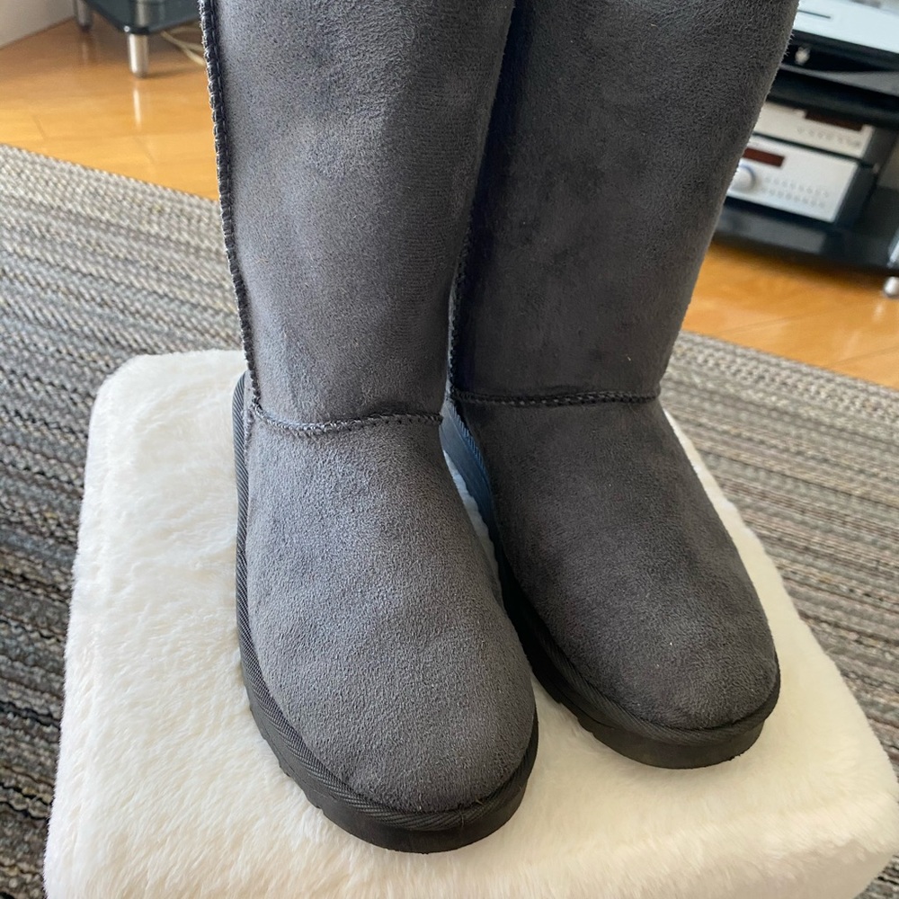Winter boots furry